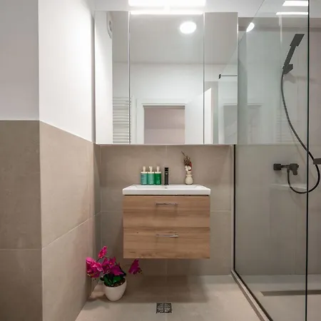 Serenity In Odyssey Pools And Parking Năvodari
