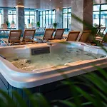 Serenity In Odyssey Pools And Parking Năvodari